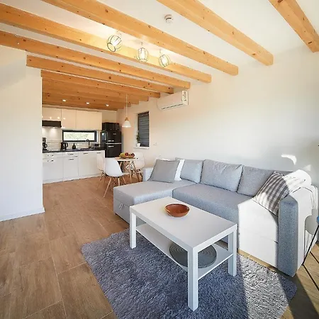 Marine House-nowoczesna Stodola Nad Morzem,duzy Ogrod,prywatny Hot Tub Kołczewo