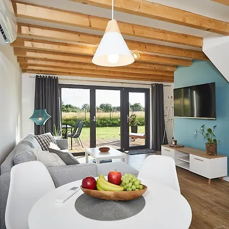 Marine House-nowoczesna Stodola Nad Morzem,duzy Ogrod,prywatny Hot Tub Kolczewo