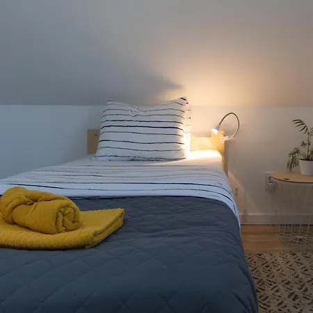 Holiday home Marine House-nowoczesna Stodola Nad Morzem,duzy Ogrod,prywatny Hot Tub Kolczewo